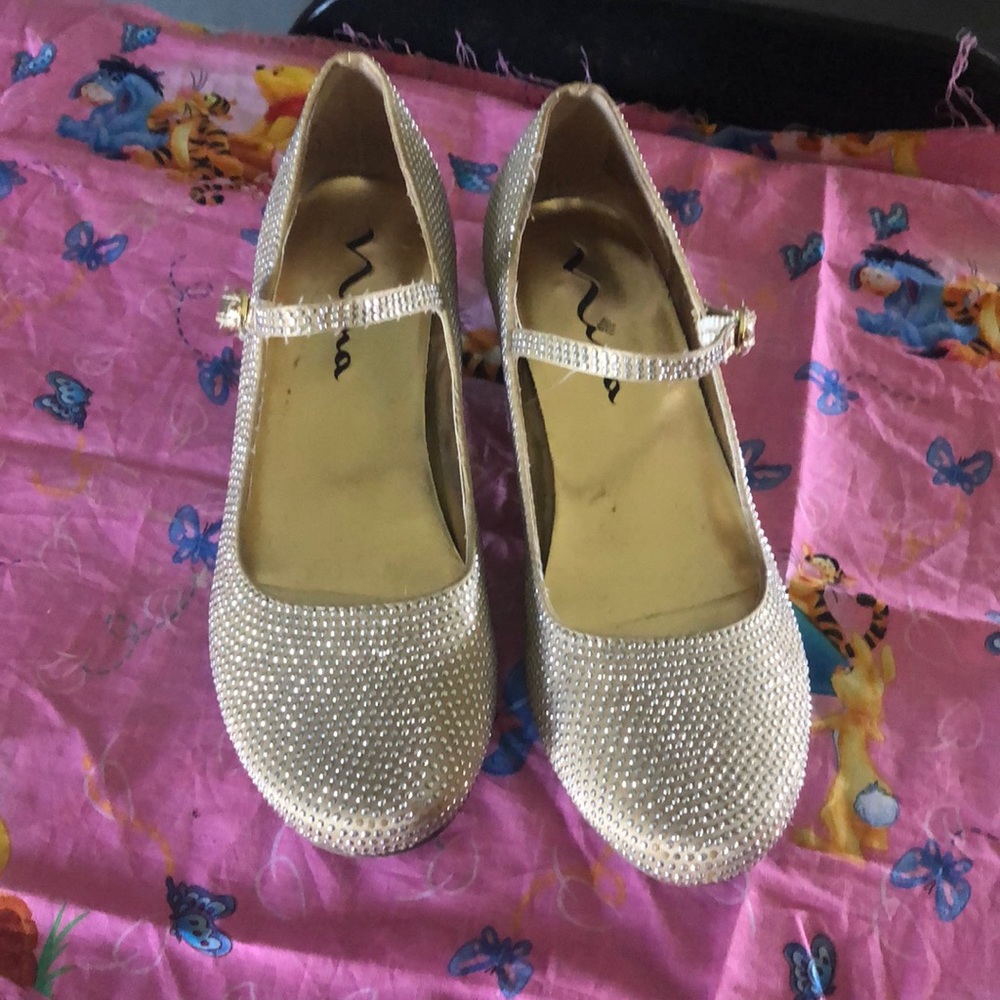 Nina size 5 girls gold Zellia shoes